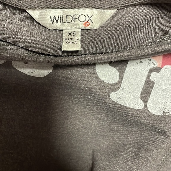 Wildfox Sweatshirt Graphic Easy Does It XS Gray Rainbow Pink Crewneck Leisure - Picture 6 of 9